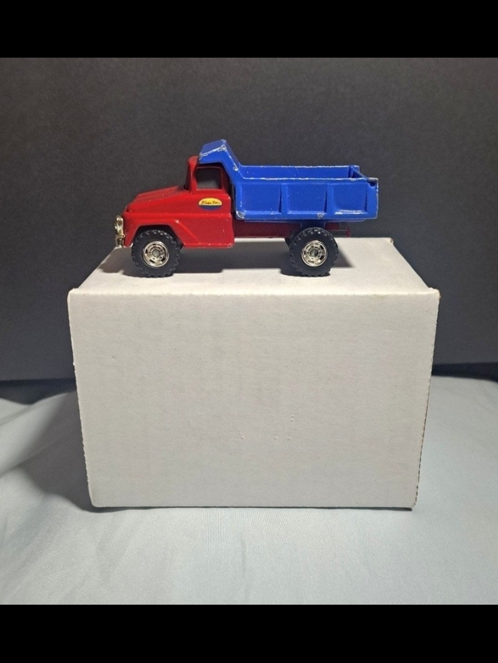 2012 Hasbro Tonka Construction Dump Truck Red/Blue Retro Cake Topper